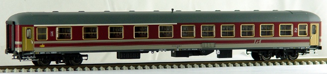 Express train Passenger car 2nd class type X for international trains<br /><a href='images/pictures/ACME/50745a.jpg' target='_blank'>Full size image</a>